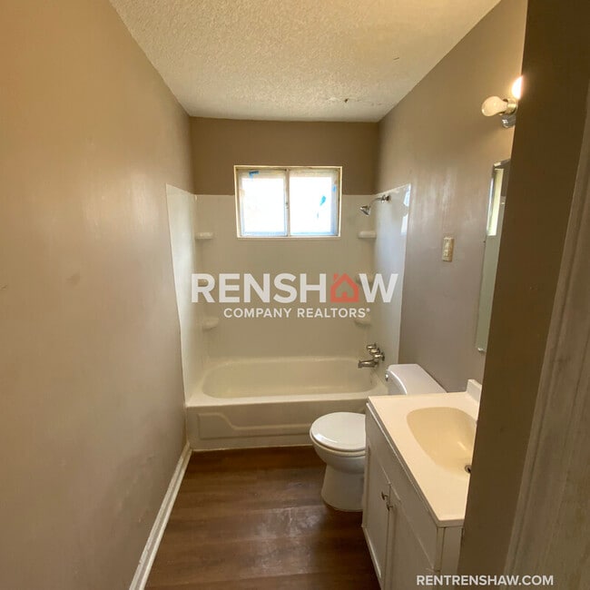 Building Photo - 1401 Meeks St