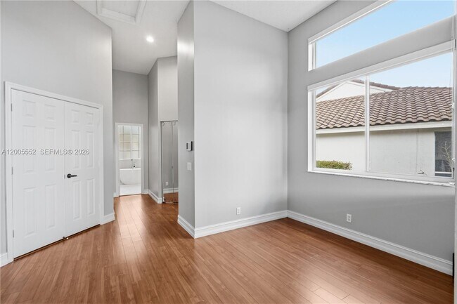 Building Photo - 849 Crestview Cir