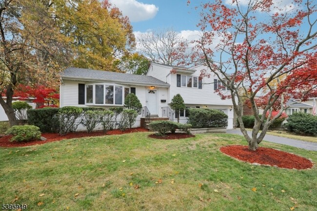 Building Photo - 145 Vivian Ave