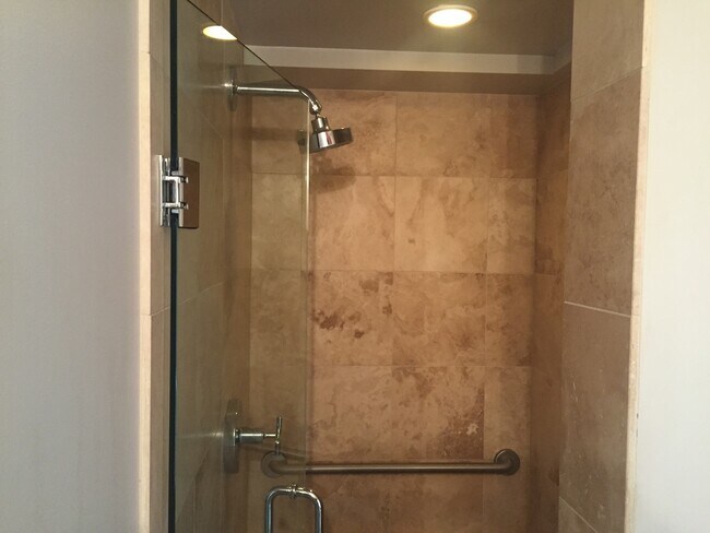 Building Photo - Amazing High End Condo in Award Winning "C...