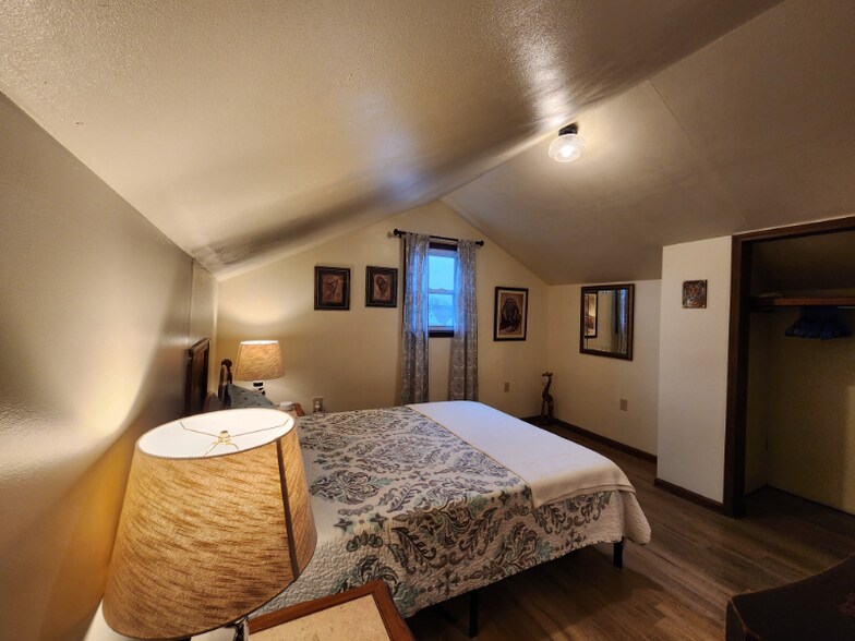 Building Photo - 614 Hwy 44 W