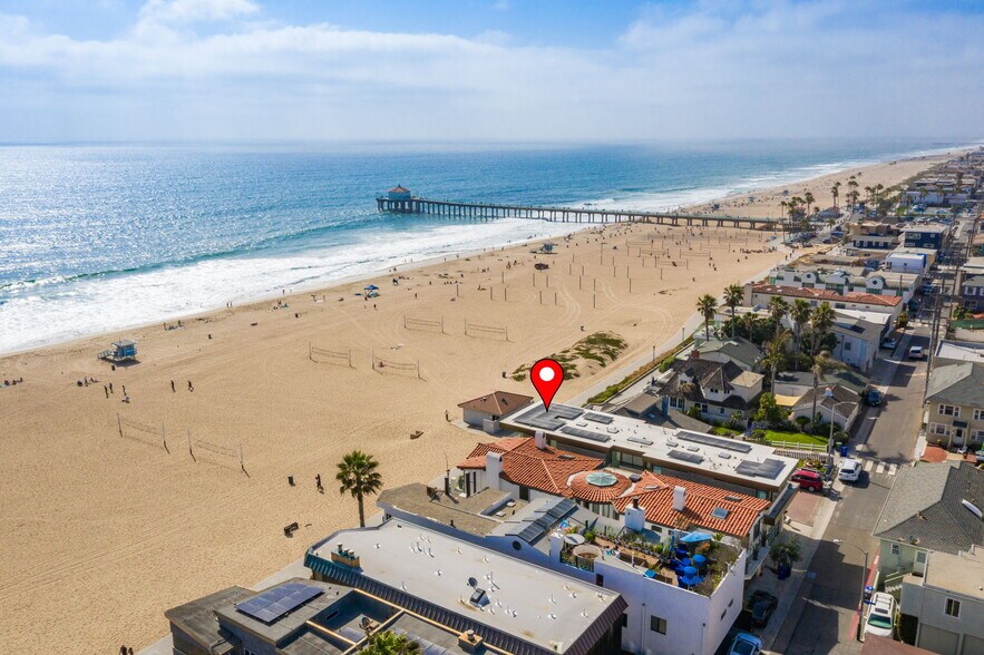 Building Photo - 716 The Strand