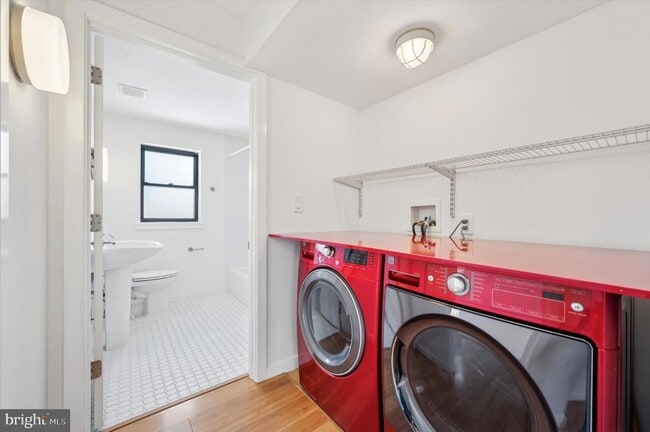 Building Photo - 29 Rolling Rd