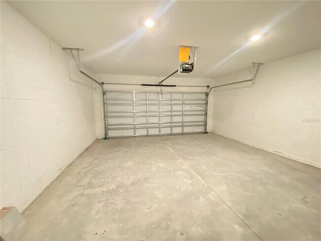 Building Photo - 4236 Pebbles Throw Dr