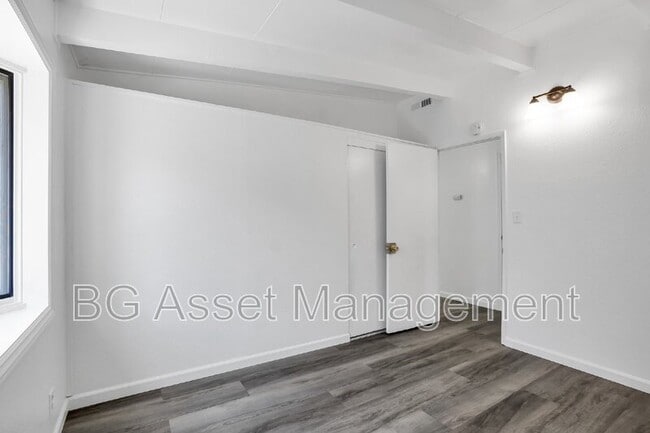 Building Photo - 1588 Ridgecrest Rd