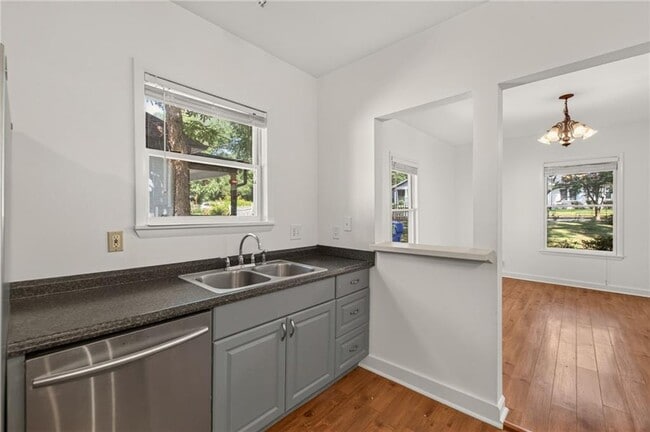 Building Photo - 1801 Evans Dr SW