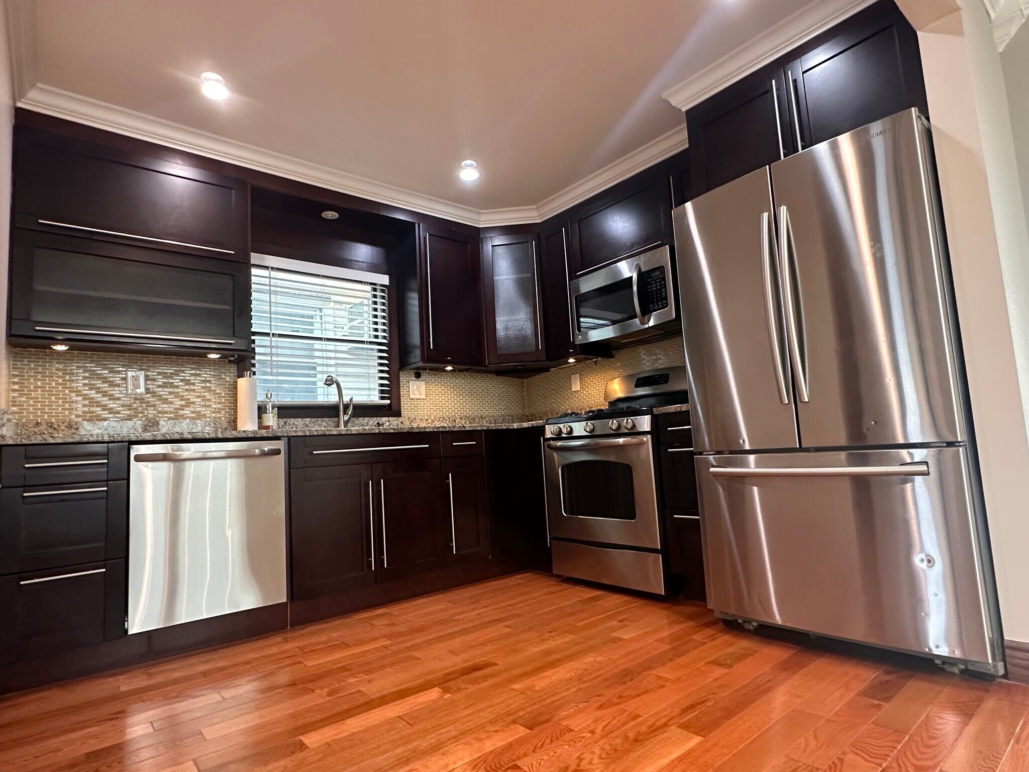 Building Photo - 12 Cottage St