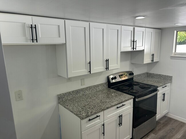 Building Photo - 3980 Crayrich Cir