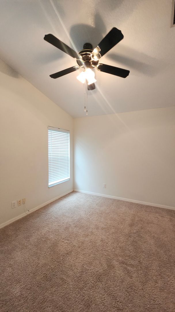 Building Photo - 1813 Greystone Heights Dr