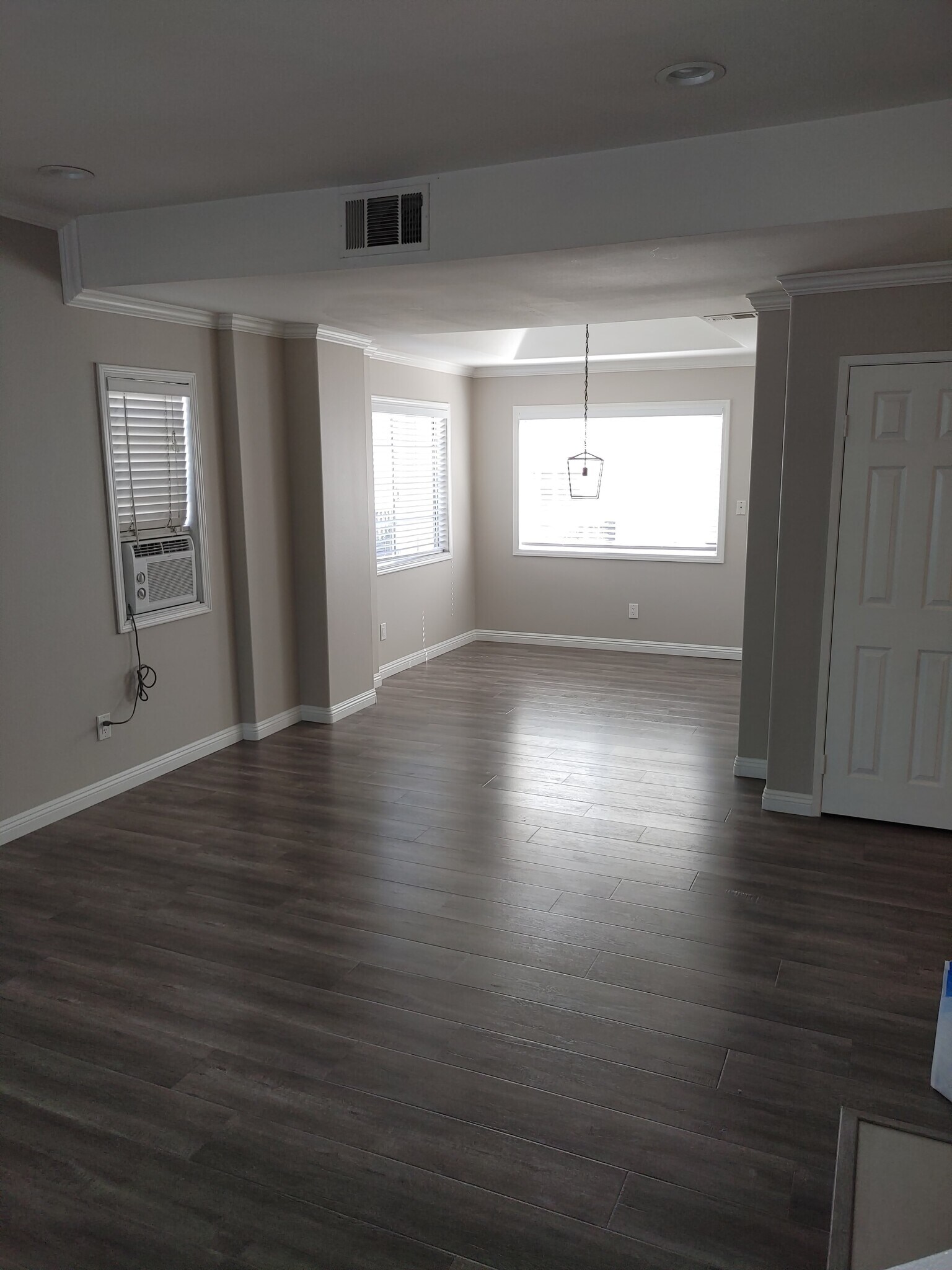 Dining room - 357 W Wilson St