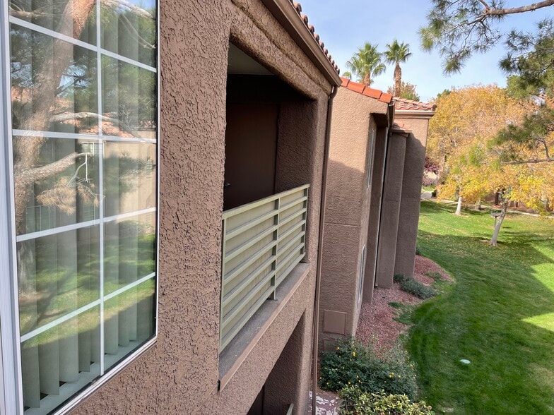 Building Photo - 2111 Sealion Dr