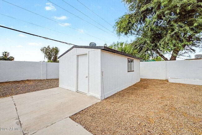 Building Photo - 4101 E Calavar Rd