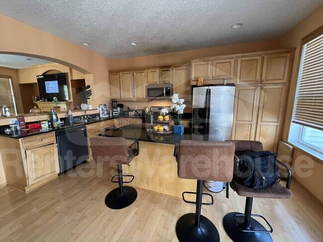 Building Photo - Available Now! Amazing Townhouse 3 Bedroom...