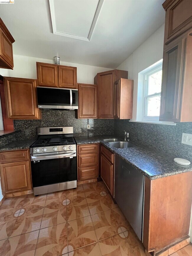 Building Photo - 1251 63rd St