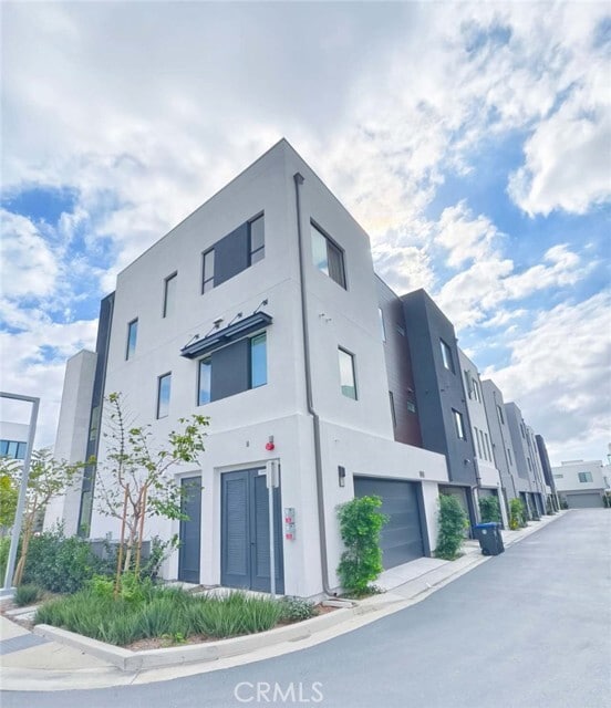 Building Photo - 16125 Veterans Wy