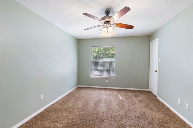 Building Photo - 7 Tamarind Pl