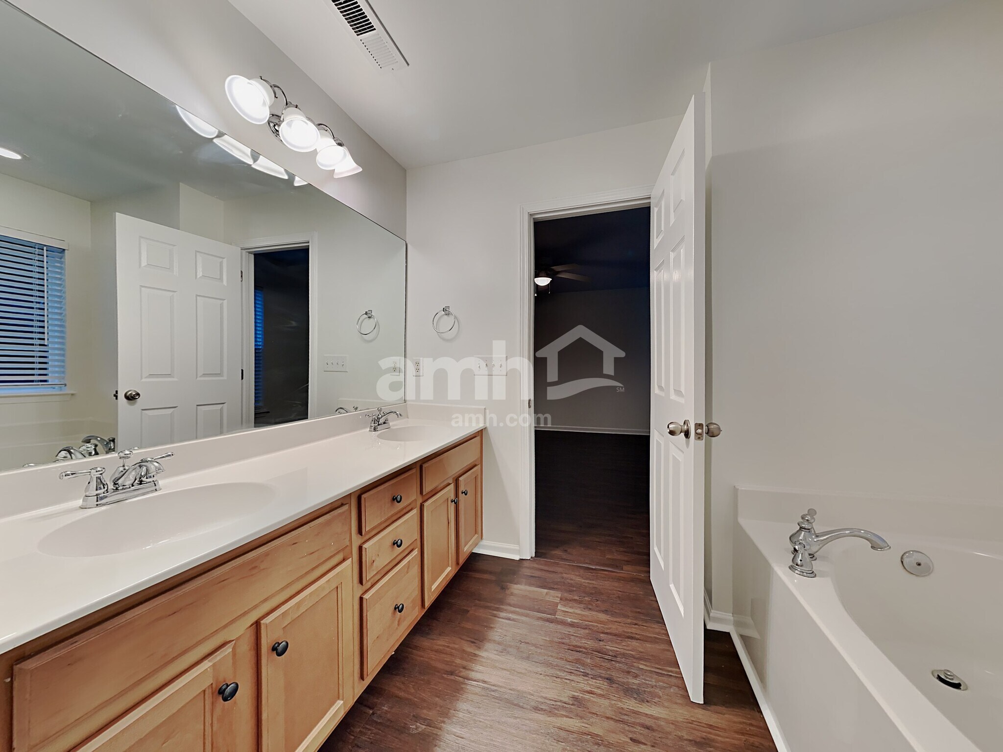 Building Photo - 8970 N Red Maple Cir
