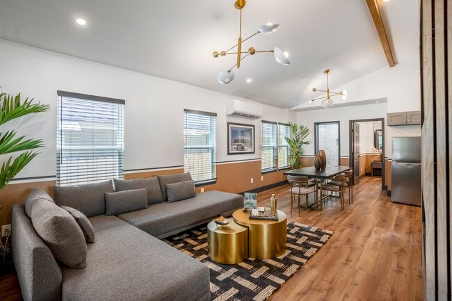 Building Photo - 5512 Texas St