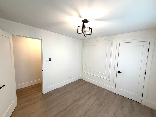 Building Photo - Beautifully Renovated Midtown Sacramento Apartment with Private Backyard Patio!