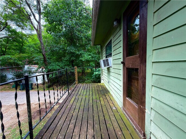 Building Photo - 410 E Huntsville Rd