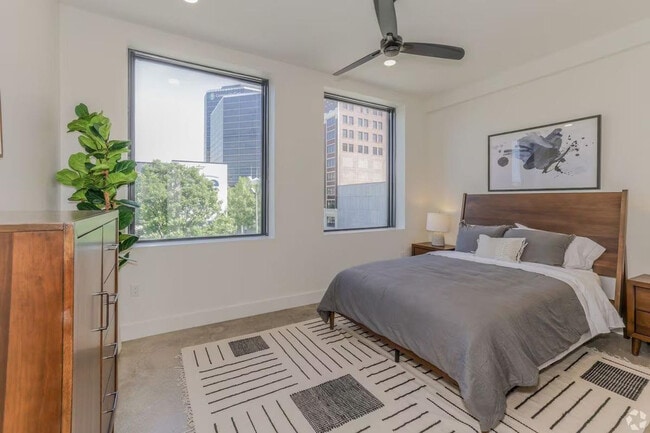 Building Photo - 100 W 5th St