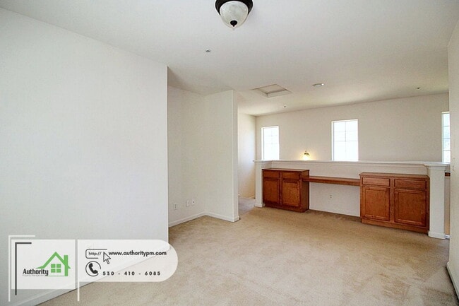 Building Photo - 2109 Vienna Way