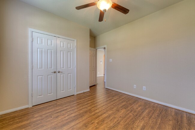 Building Photo - 10 Quillwood Pl