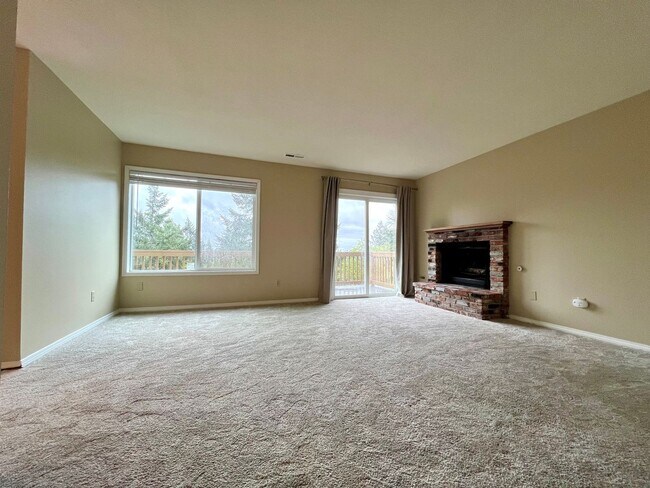 Building Photo - Remodeled 3BR in Mountain Park | Primary Suite + Deck | Lake Oswego