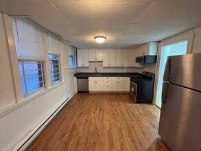 Building Photo - 119 Freeman St