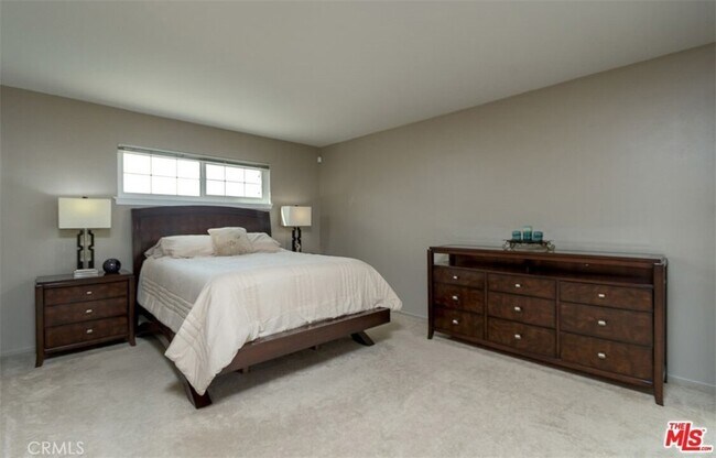 Building Photo - 8471 Vine Valley Dr