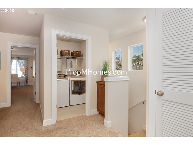 Building Photo - Charming Damascus Three Bedroom Townhome i...