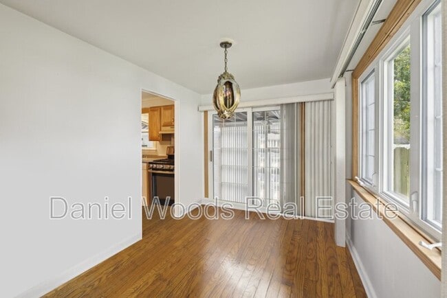 Building Photo - 49 Story Rd