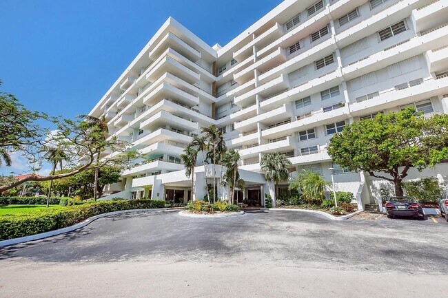 Building Photo - 155 Ocean Ln Dr