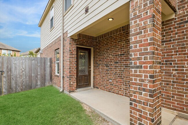 Building Photo - 15326 Knotty Chestnut St