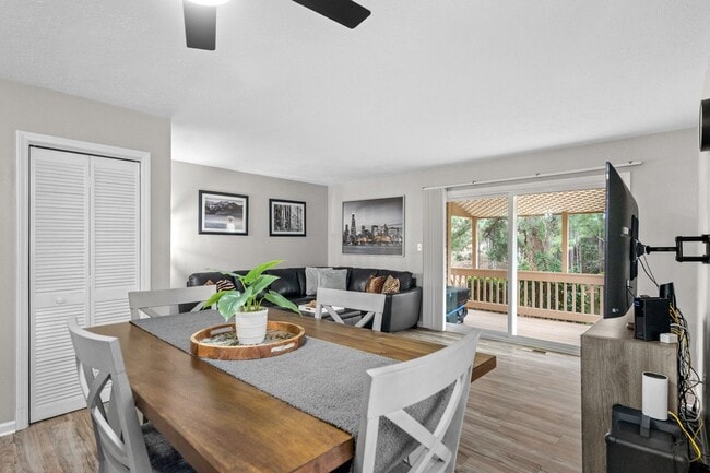 Building Photo - 4088 Fairway Lakes Dr