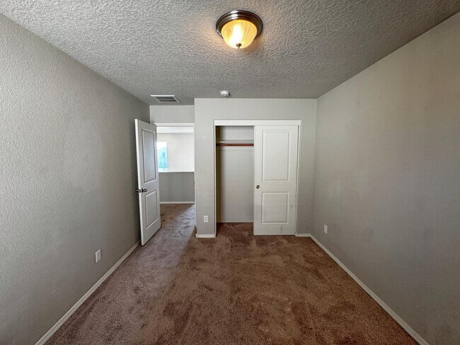 Building Photo - 8901 Eagle Hills Dr NW