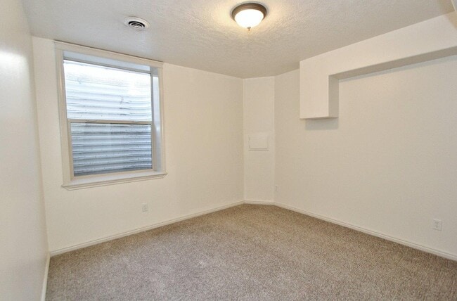 Building Photo - 2047 S Ice Bear Way
