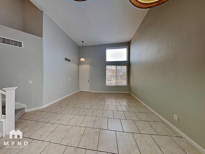 Building Photo - 245 Farlin Cir
