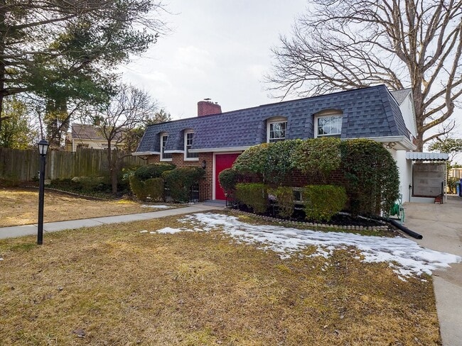 Building Photo - 2702 Navarre Dr