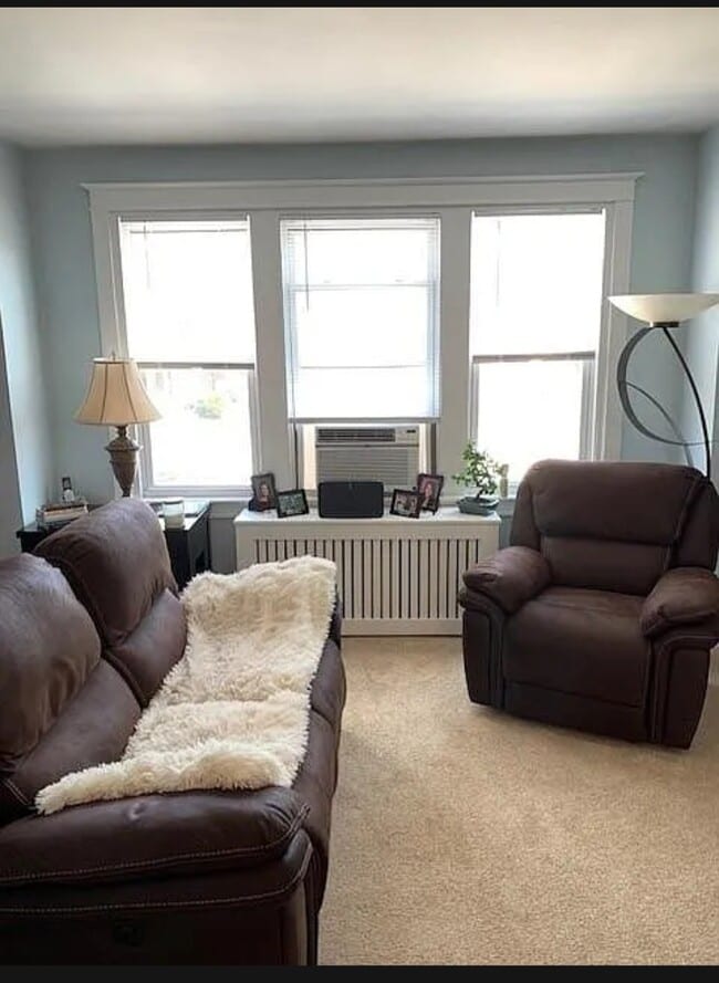 Building Photo - 690 Pont Reading Rd