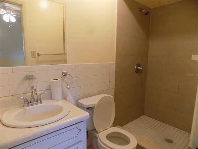 Building Photo - 1724 NW 39th Ave