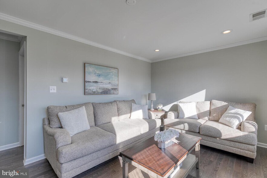 Building Photo - 1206 Riggs Ct