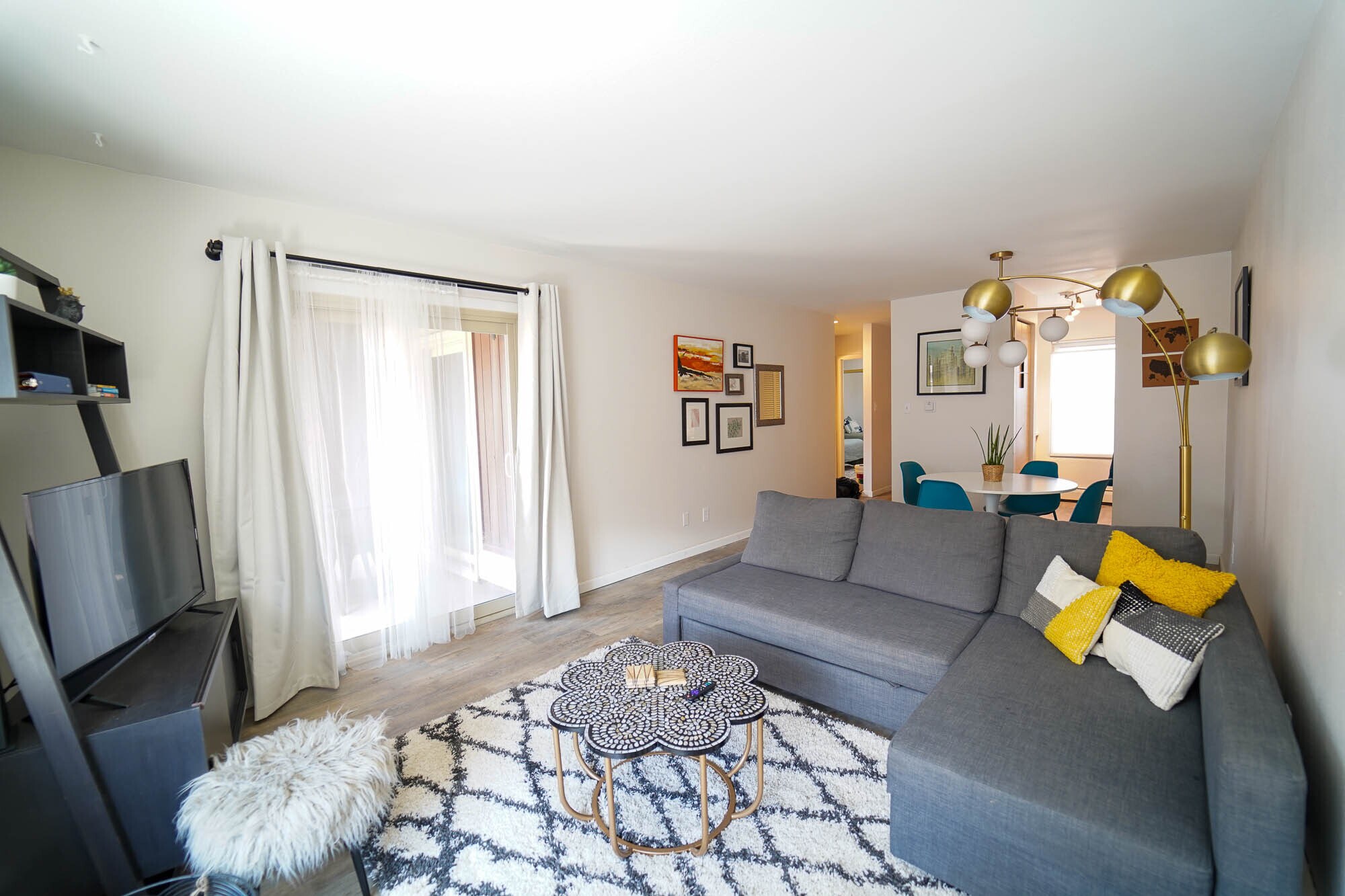 Building Photo - 4535 North Carefree Circle