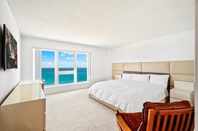 Building Photo - 2066 N Ocean Blvd