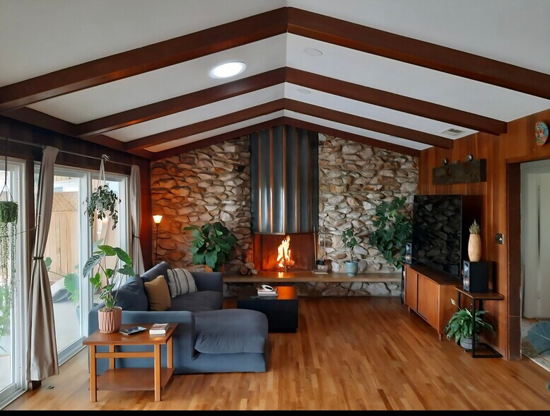 Building Photo - 968 Corte Maria Ave