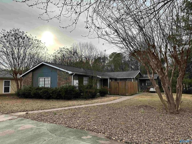 Building Photo - 127 Westscott Dr