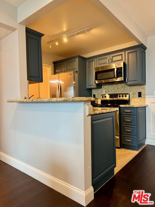 Building Photo - 8530 Holloway Dr