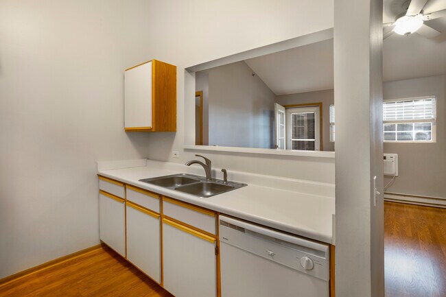 Building Photo - 410 Cunat Blvd