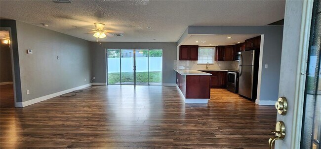 Building Photo - 2408 Kimberly Dr