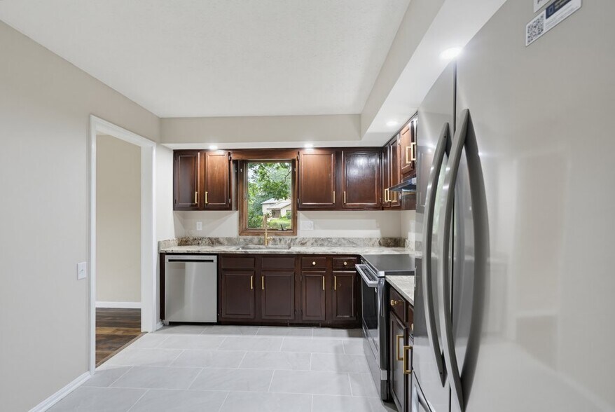 Building Photo - 5460 Echodell Ave NW